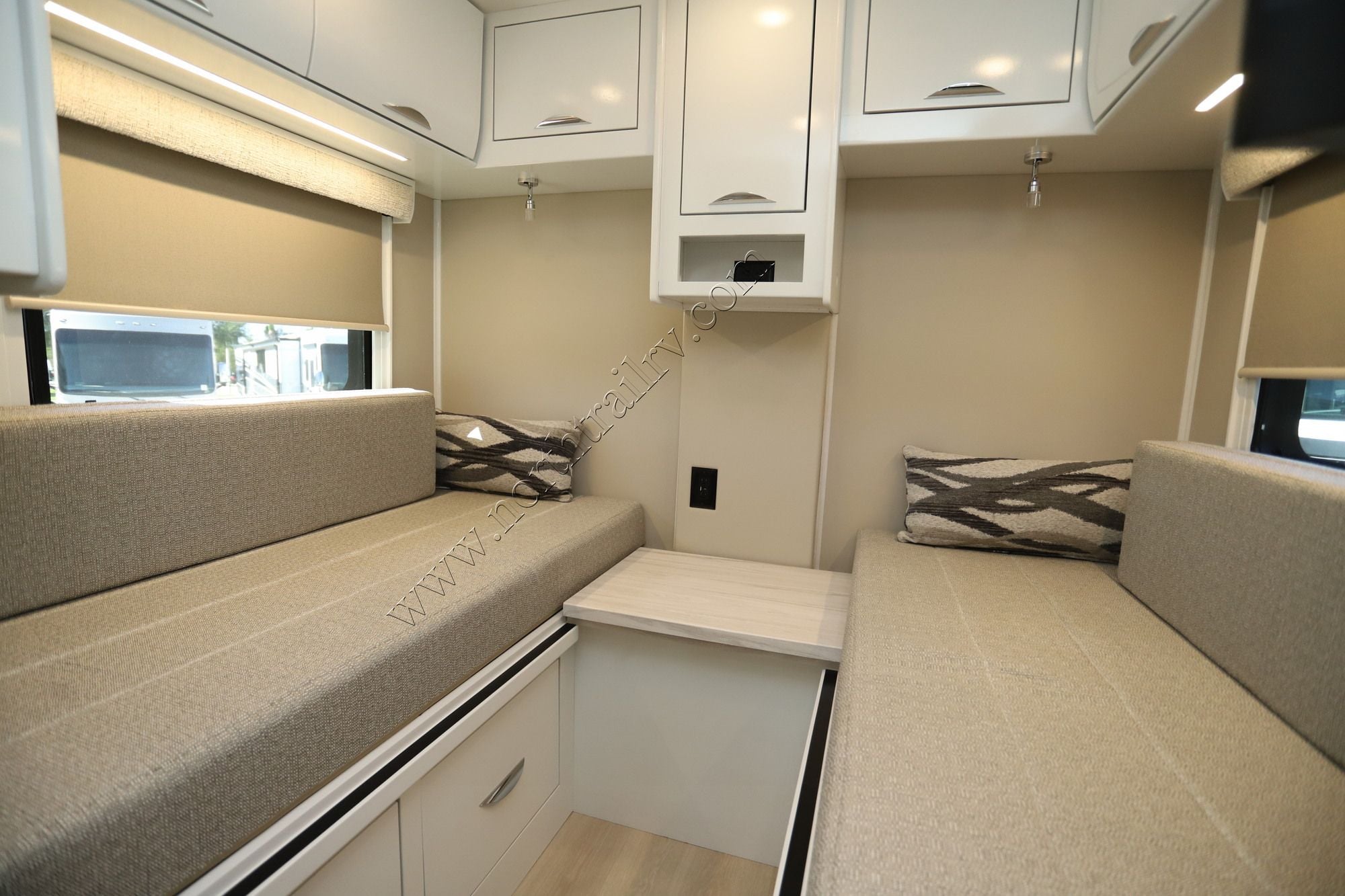 New 2027 Renegade Rv Vienna 25TBC Class C  For Sale