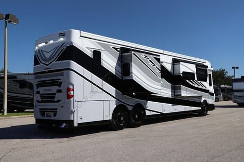 2027 Newmar London Aire 4540