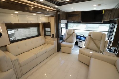 2027 Newmar London Aire 4540