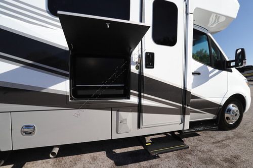 2027 Renegade Rv Vienna 25TBC Class C