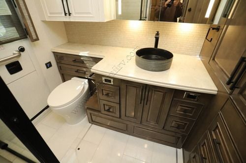 2027 Newmar London Aire 4540
