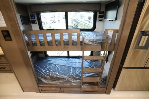 2027 Newmar London Aire 4540