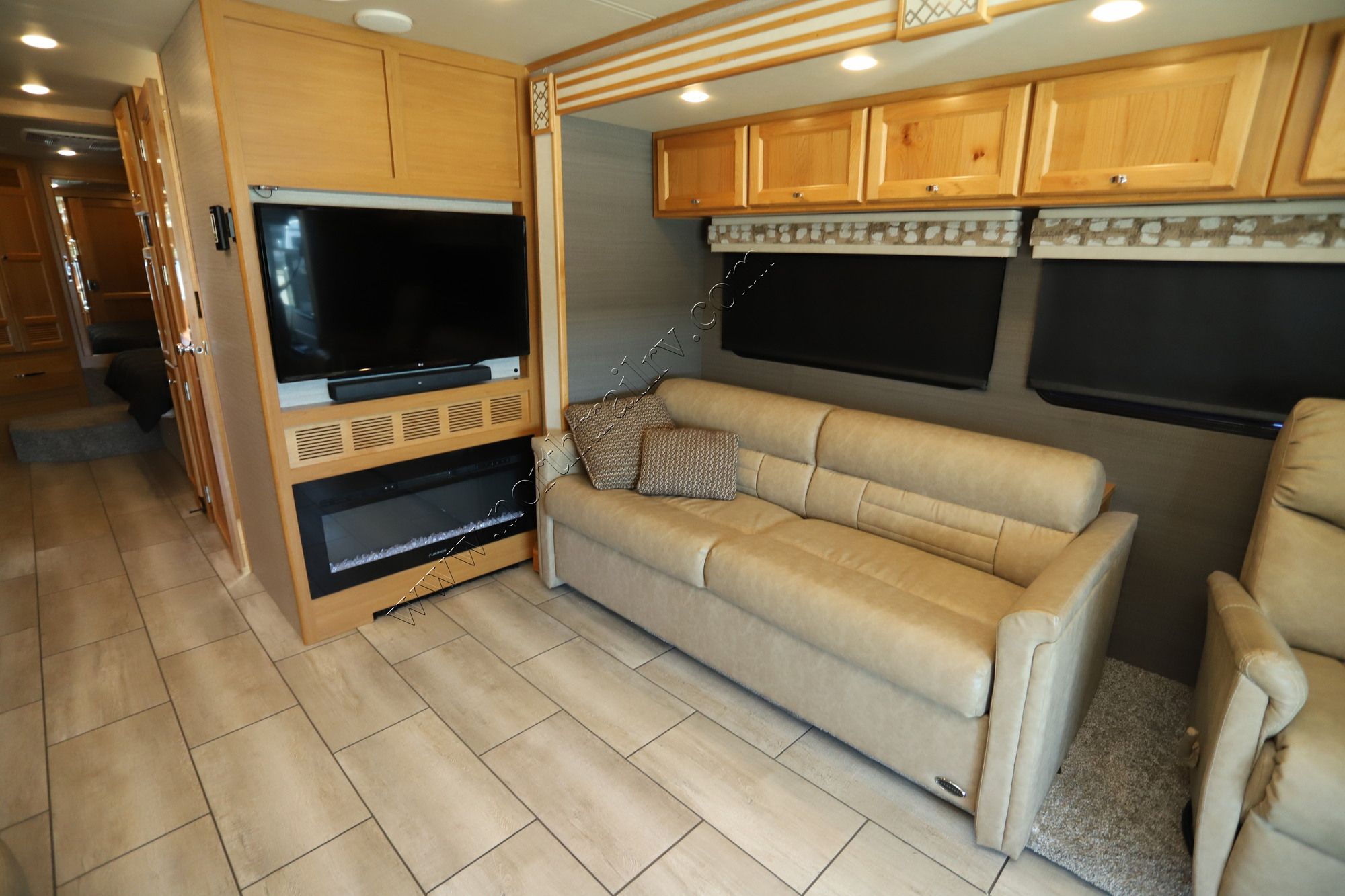 Used 2020 Tiffin Motor Homes Allegro Red 33AL Class A  For Sale