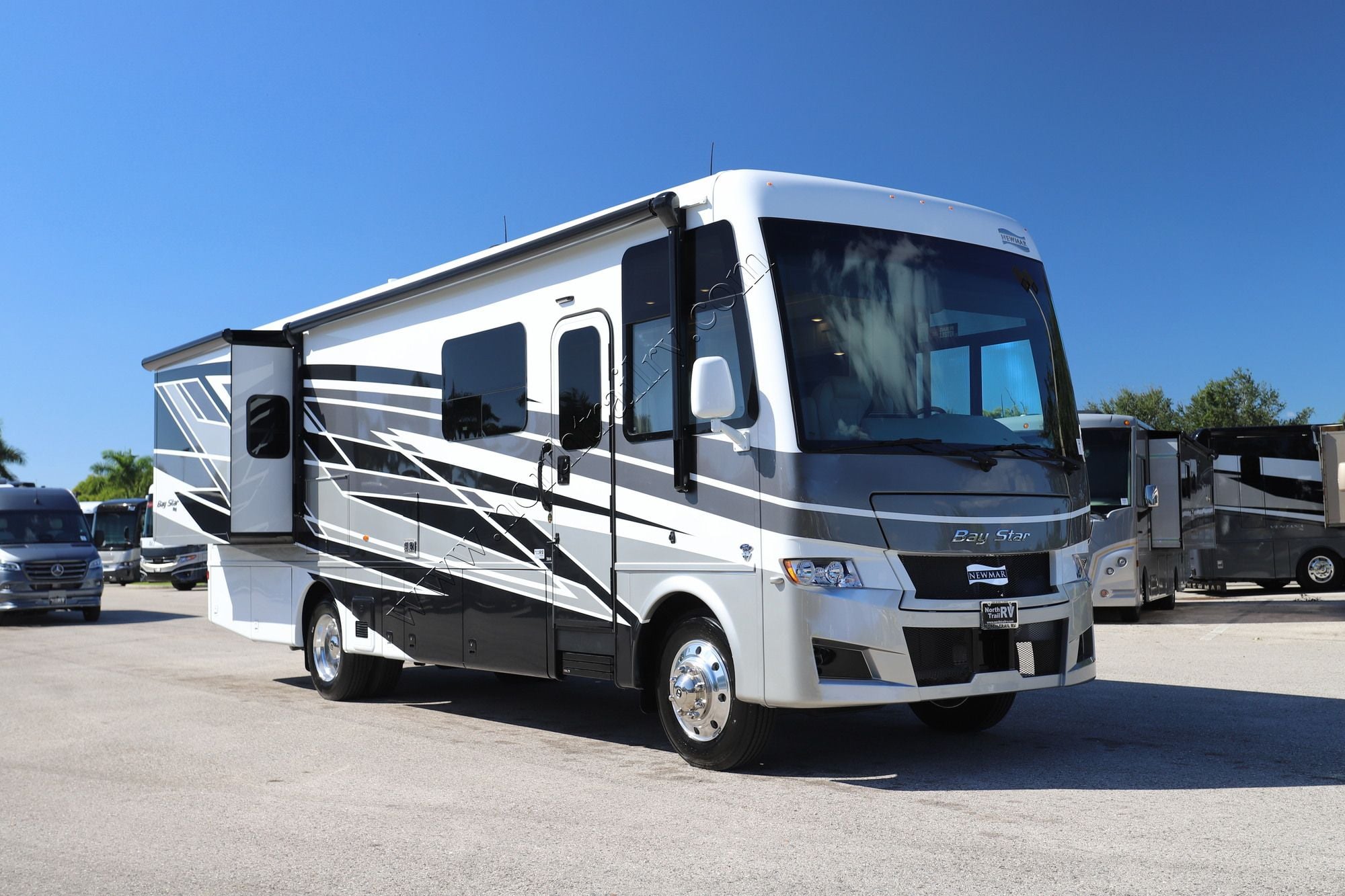 New 2027 Newmar Bay Star 3114 Class A  For Sale