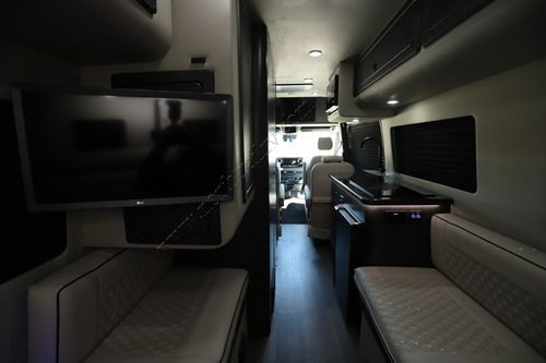 2027 Ogv Luxury Coach V-Tour B7RLA-450