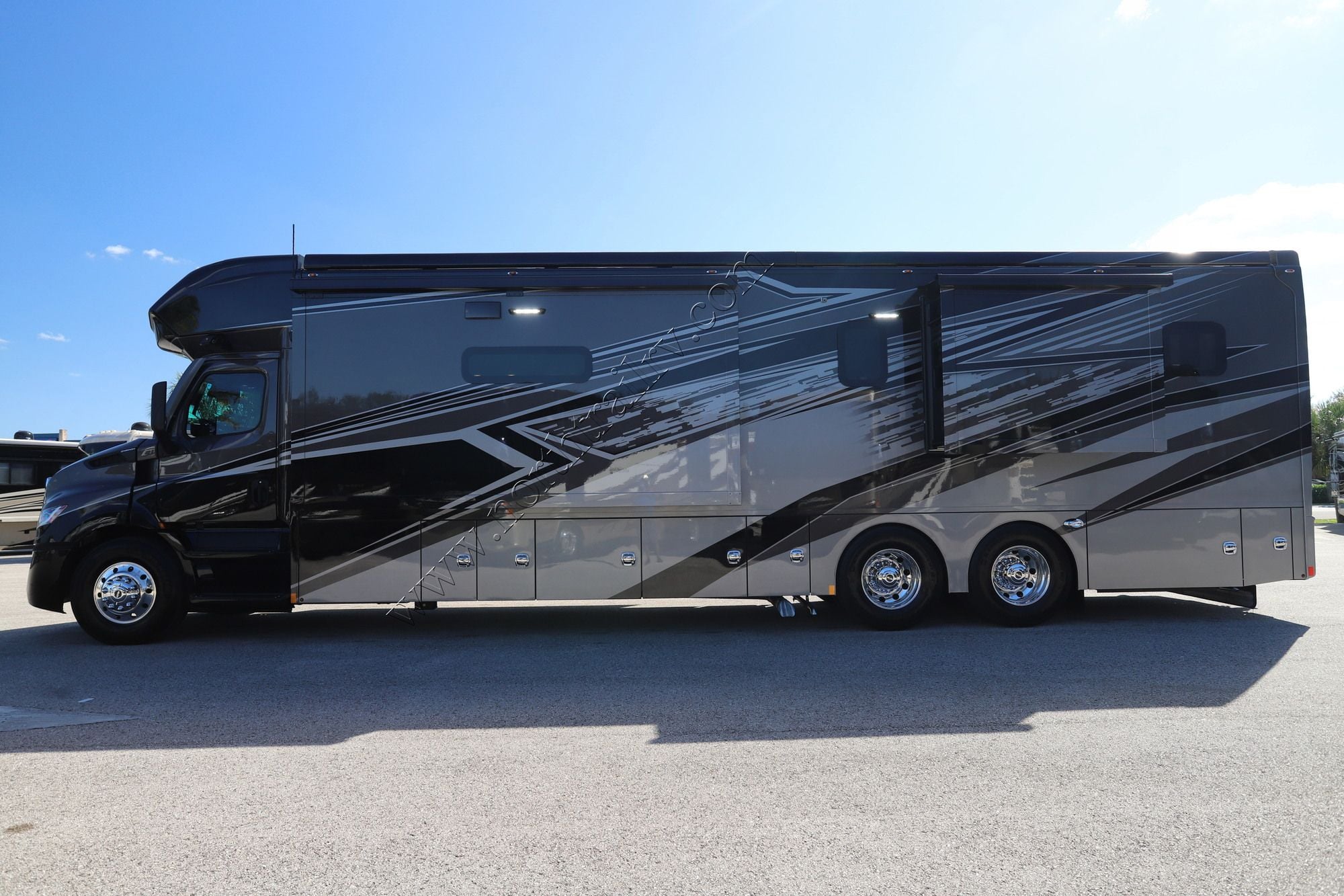 New 2027 Renegade Rv Explorer 42RB Super C  For Sale