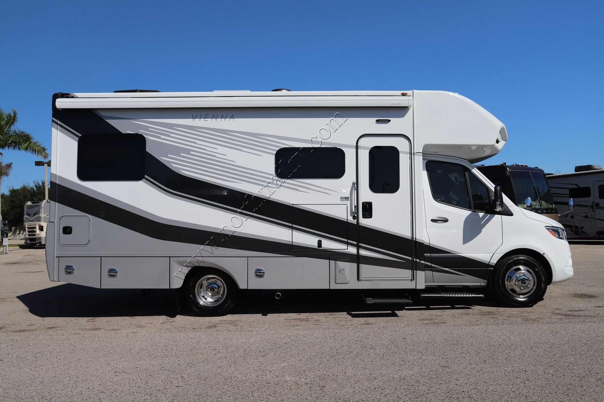 New 2027 Renegade Rv Vienna 25TBC Class C  For Sale