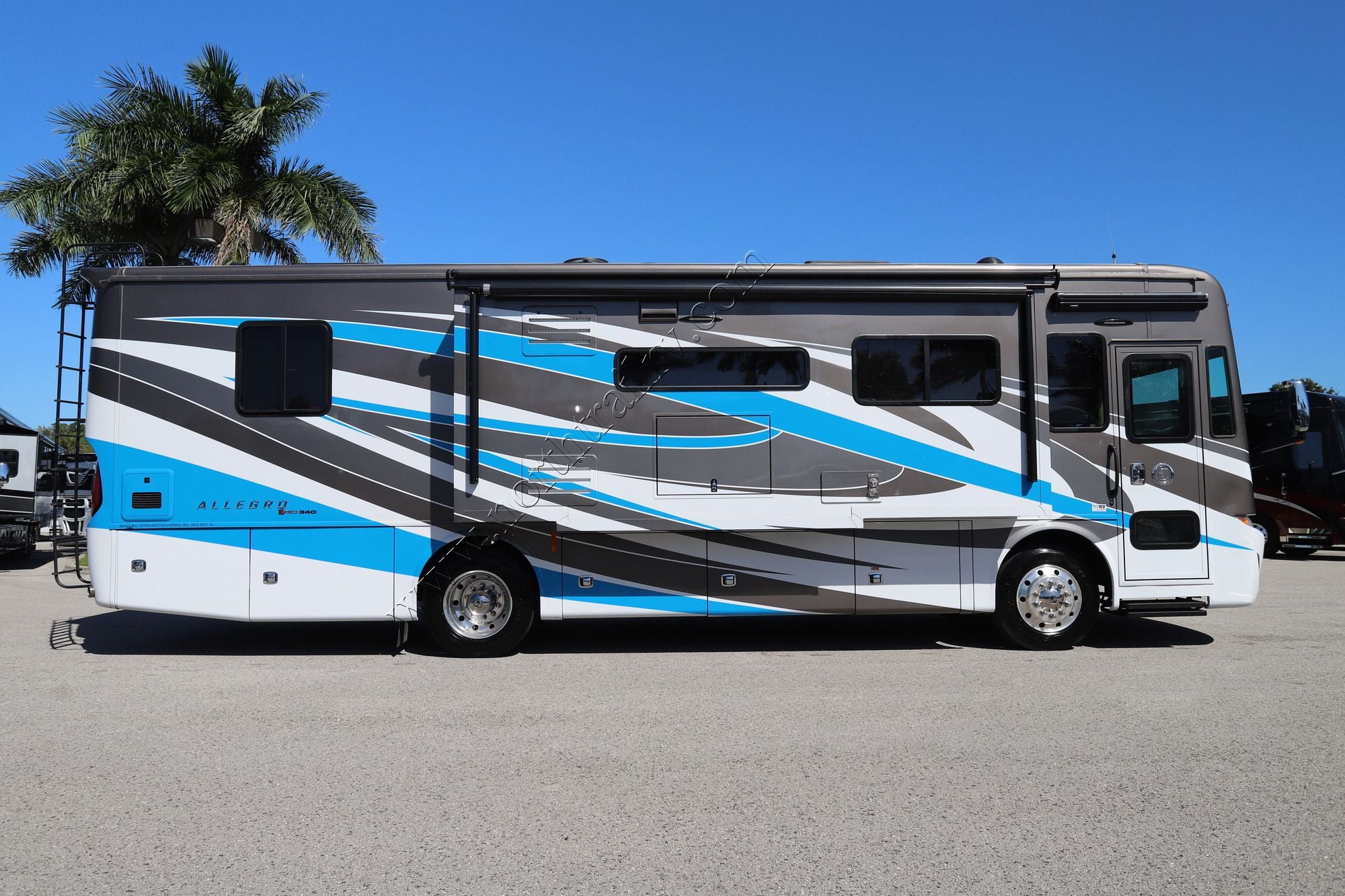 Used 2020 Tiffin Motor Homes Allegro Red 33AL Class A  For Sale