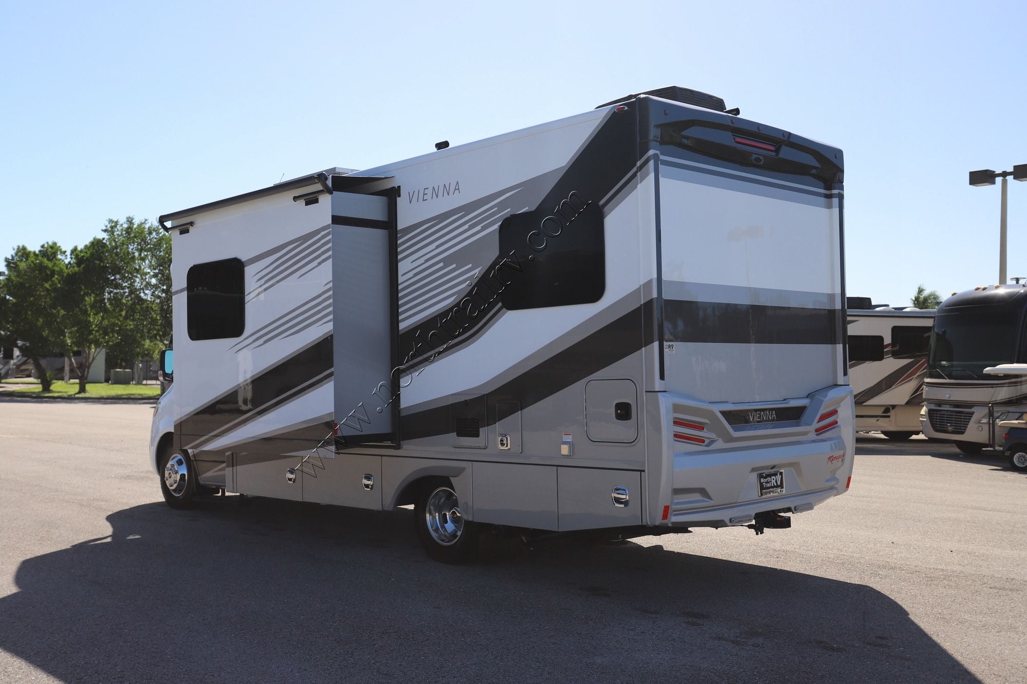 New 2027 Renegade Rv Vienna 25TBC Class C  For Sale