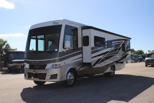 2027 Newmar Bay Star 3114
