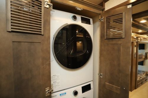2027 Newmar London Aire 4540