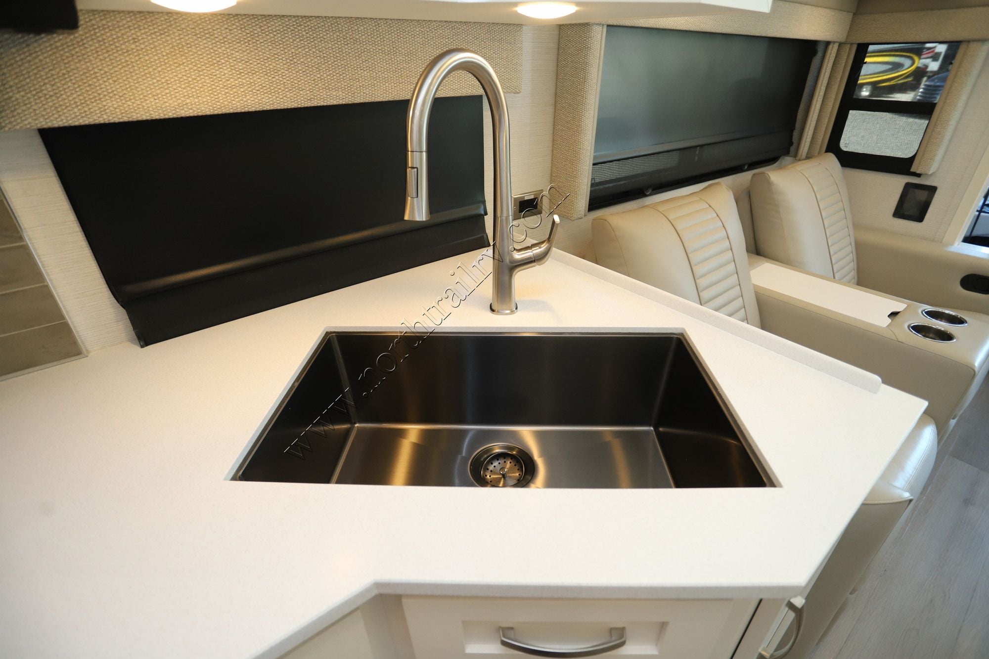 New 2027 Newmar Bay Star 3114 Class A  For Sale
