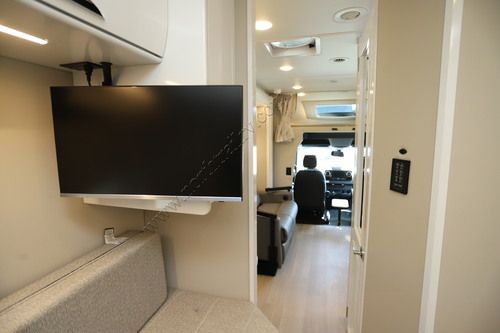 2027 Renegade Rv Vienna 25TBC Class C