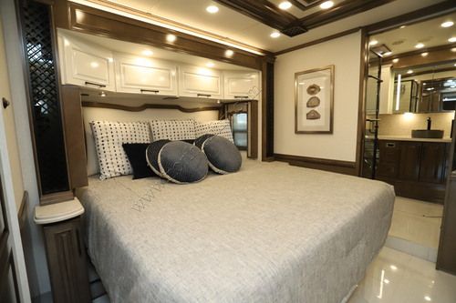 2027 Newmar London Aire 4540