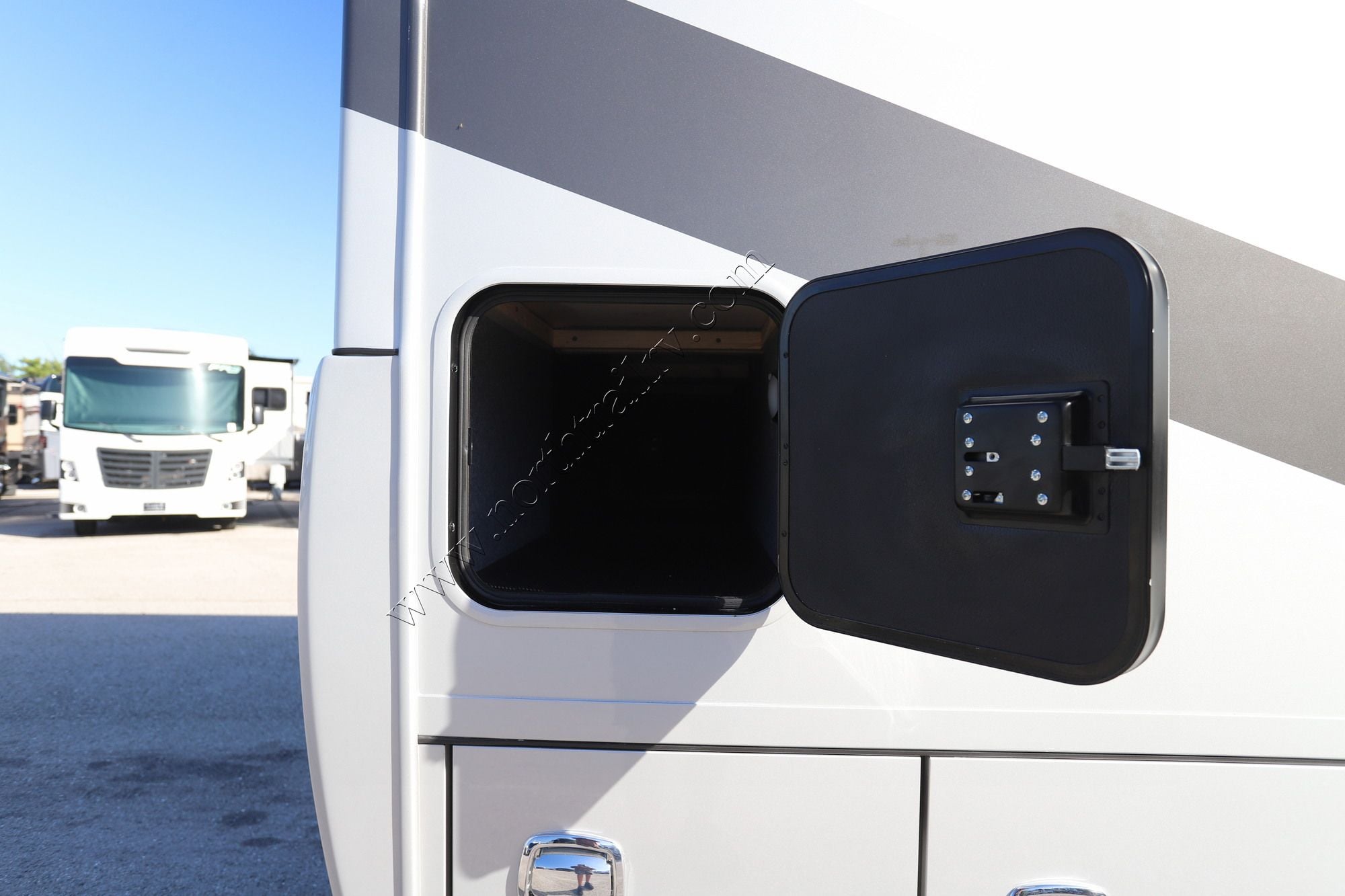 New 2027 Renegade Rv Vienna 25TBC Class C  For Sale