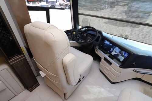 2027 Newmar London Aire 4540