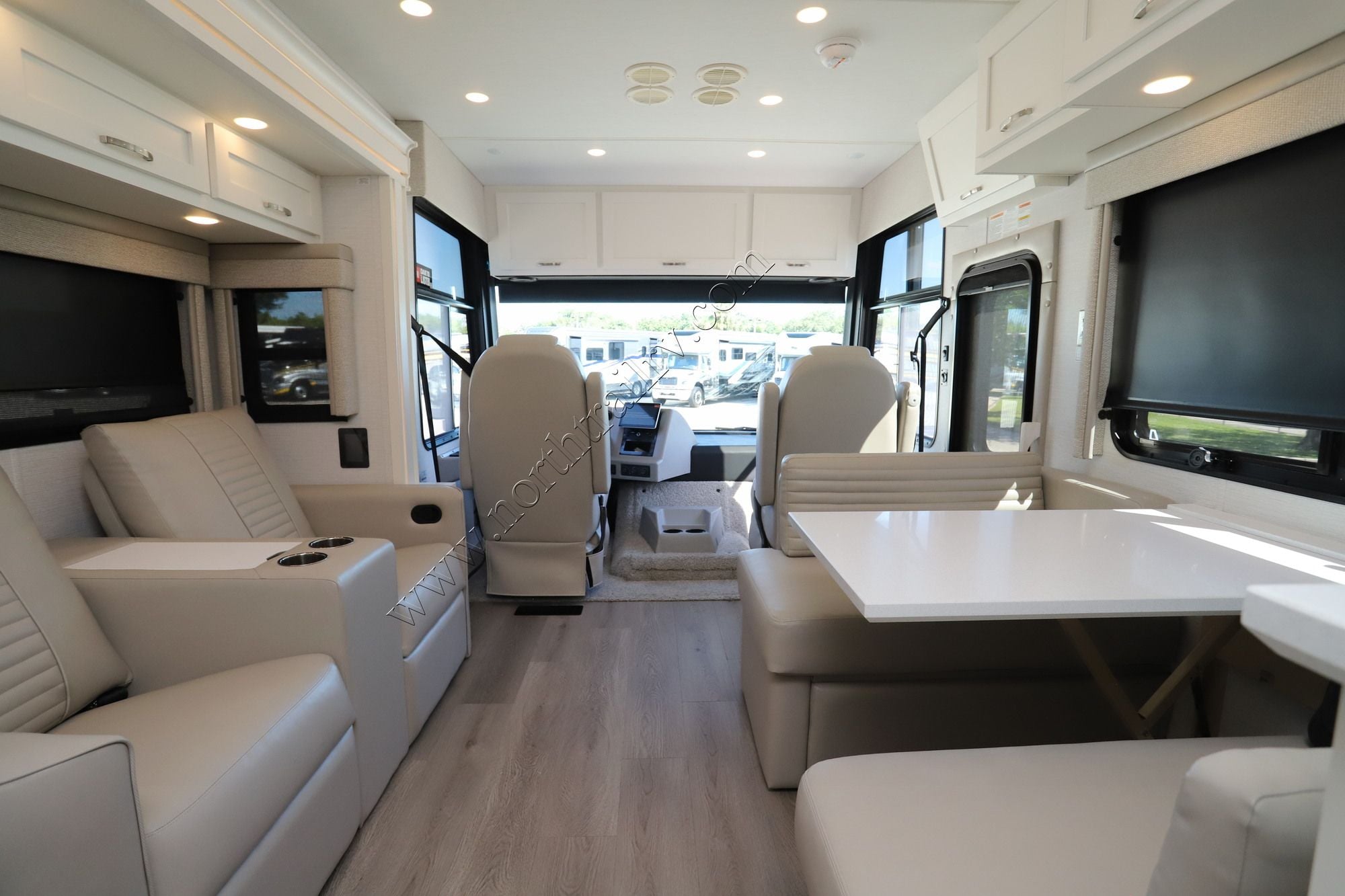 New 2027 Newmar Bay Star 3114 Class A  For Sale