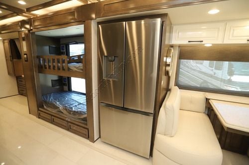 2027 Newmar London Aire 4540