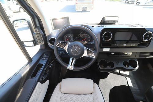 2027 Ogv Luxury Coach V-Tour B7RLA-450