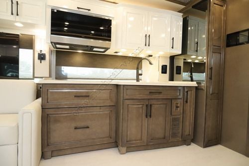 2027 Newmar London Aire 4540