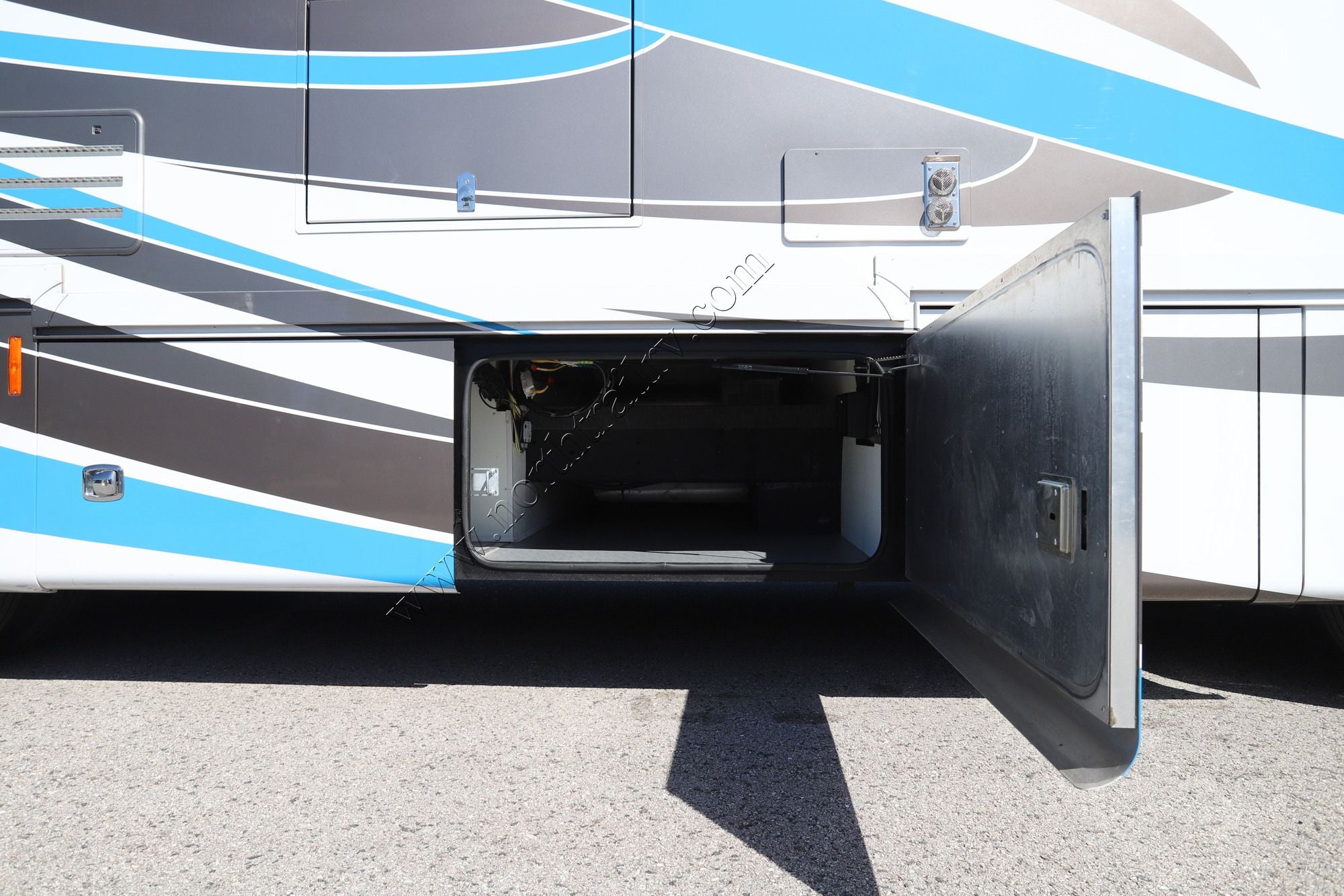 Used 2020 Tiffin Motor Homes Allegro Red 33AL Class A  For Sale