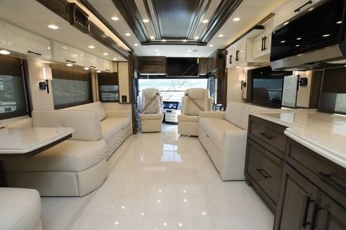 2027 Newmar London Aire 4540
