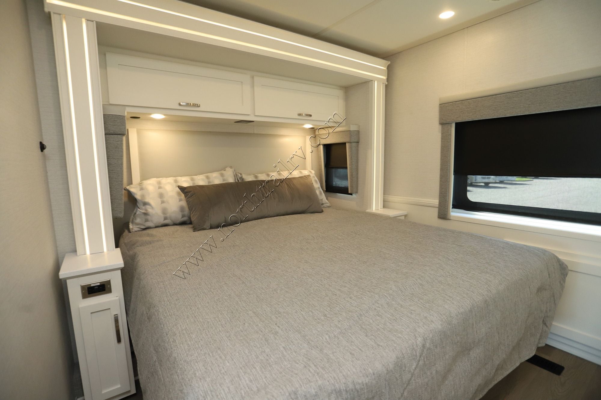 New 2027 Newmar Bay Star 3114 Class A  For Sale