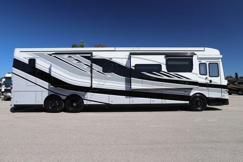 2027 Newmar London Aire 4540