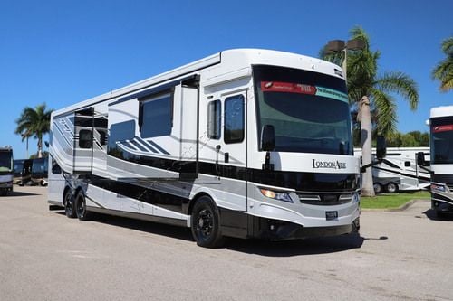 2027 Newmar London Aire 4540