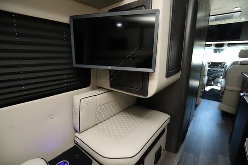 2027 Ogv Luxury Coach V-Tour B7RLA-450