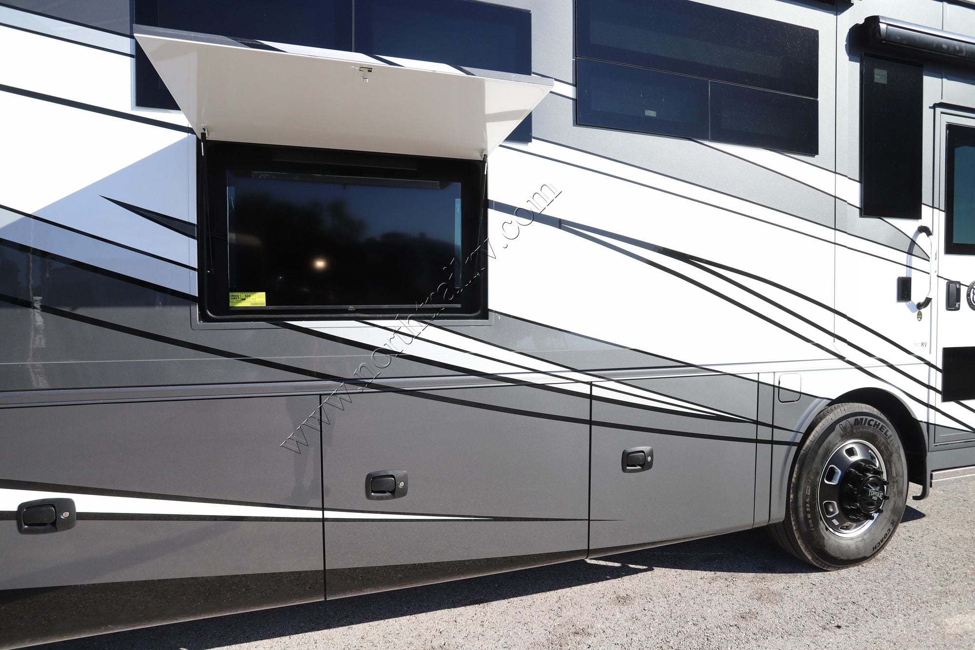 New 2027 Tiffin Motor Homes Phaeton 40IH Class A  For Sale