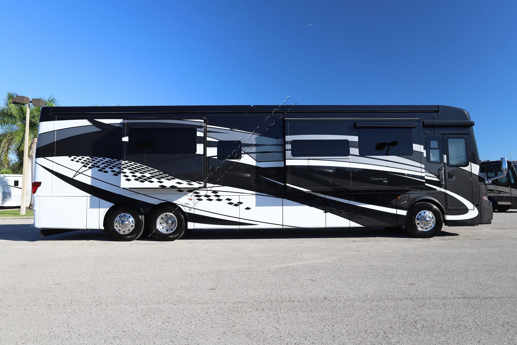New 2027 Newmar Essex 4595 Class A  For Sale