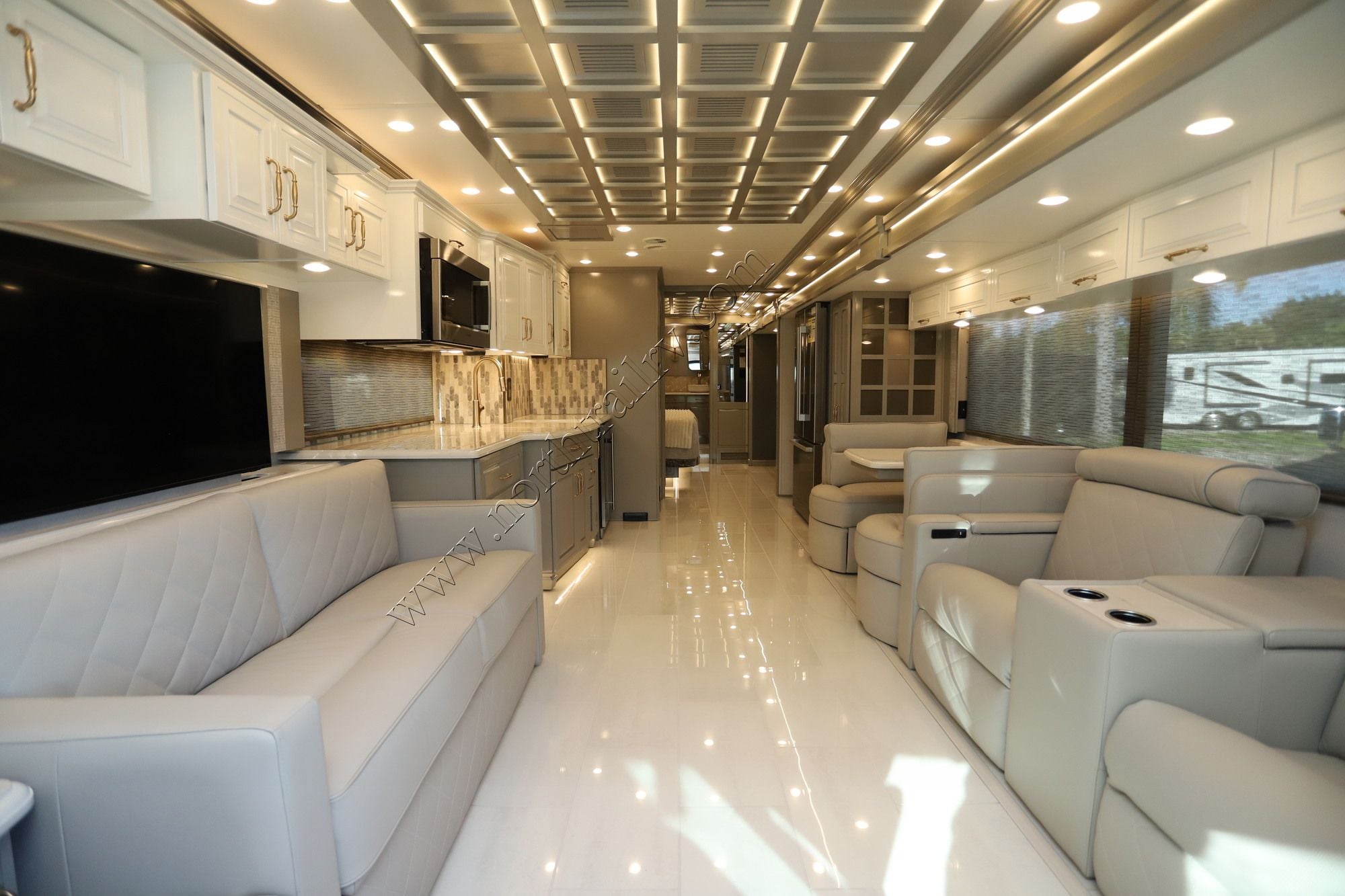 New 2027 Newmar Essex 4595 Class A  For Sale
