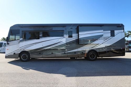 2027 Tiffin Motor Homes Phaeton 40IH