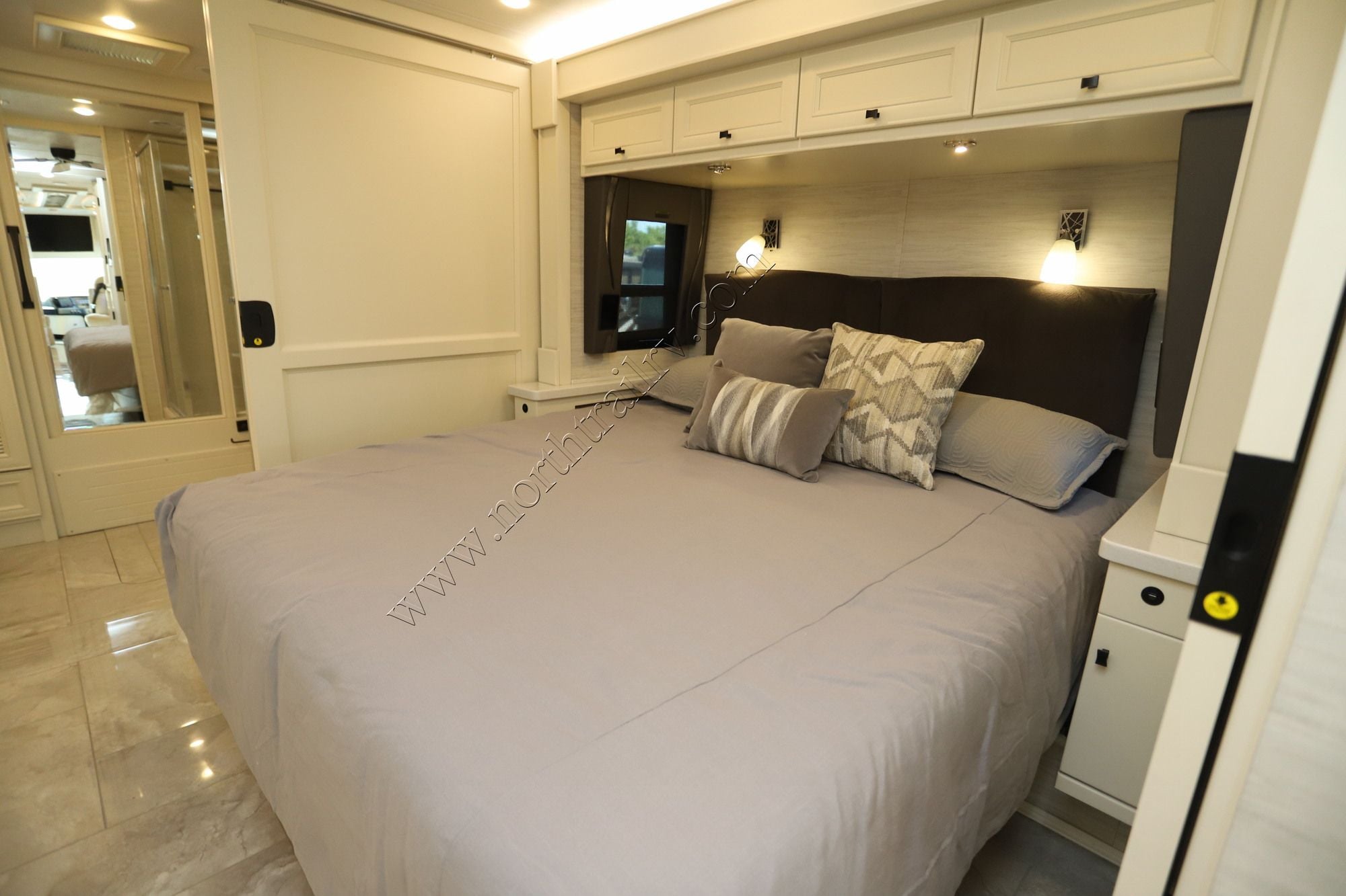 New 2027 Tiffin Motor Homes Phaeton 40IH Class A  For Sale