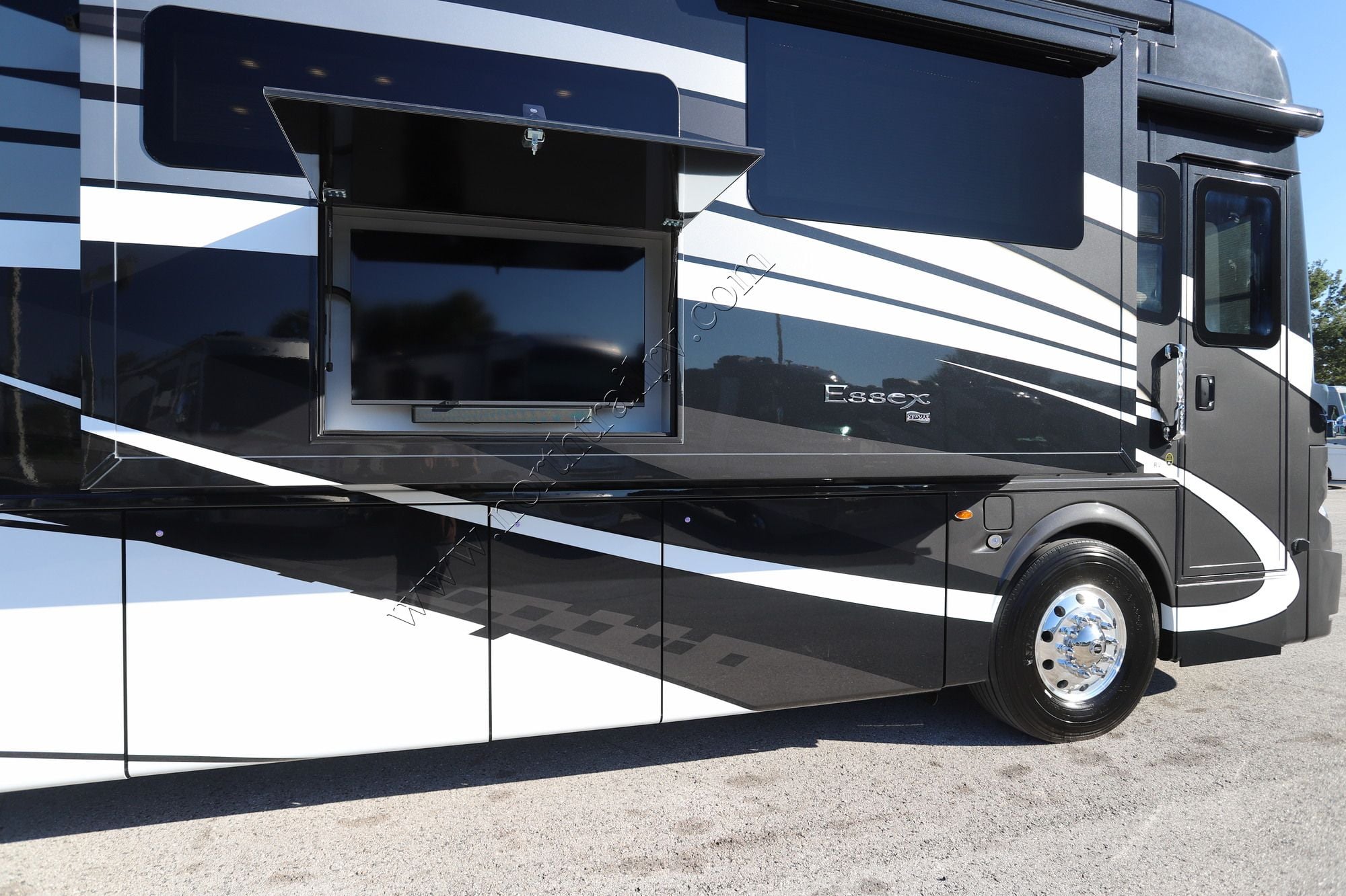 New 2027 Newmar Essex 4595 Class A  For Sale