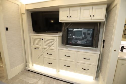2027 Tiffin Motor Homes Phaeton 40IH