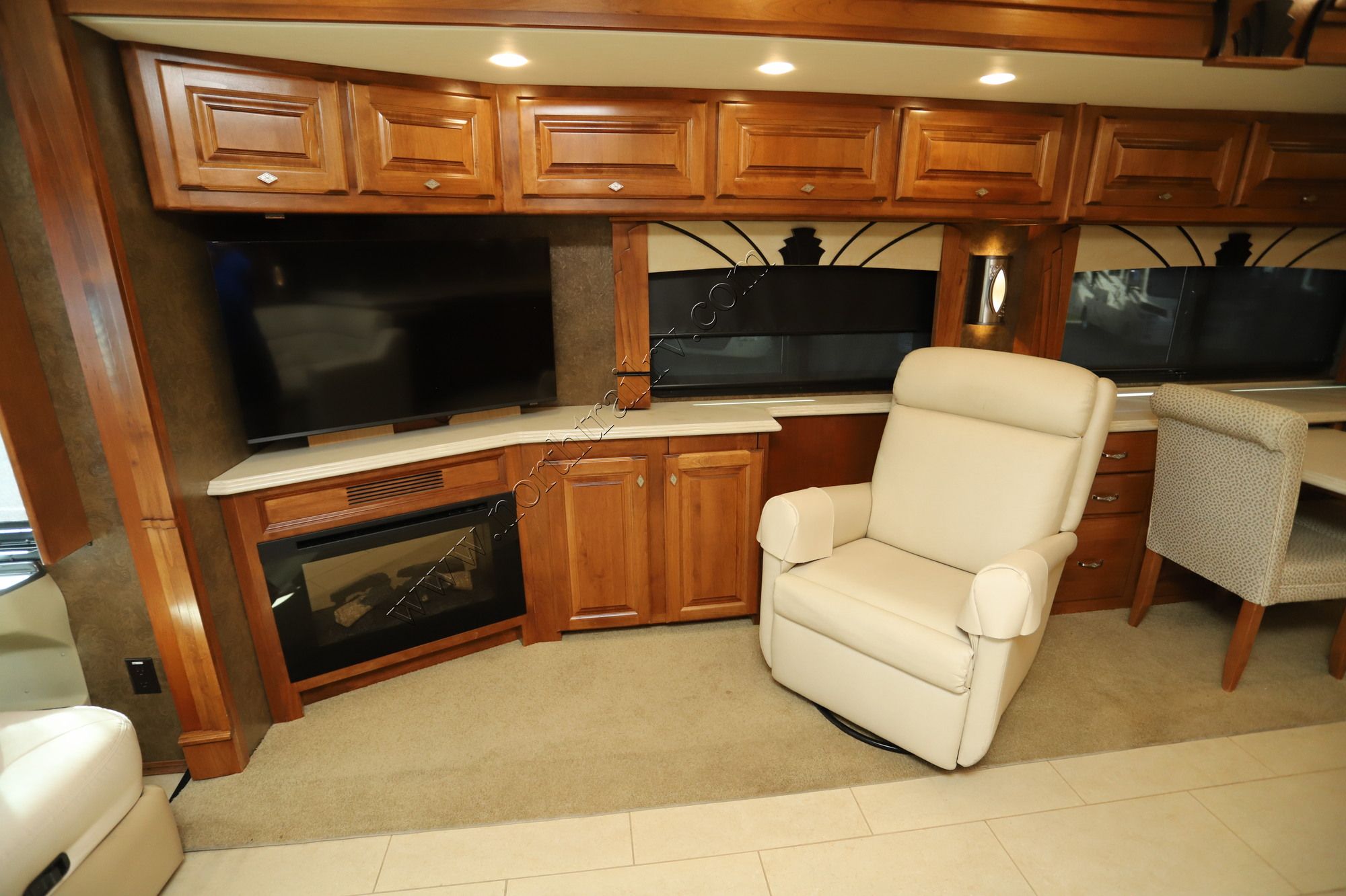 Used 2015 Tiffin Motor Homes Phaeton 42LH Class A  For Sale