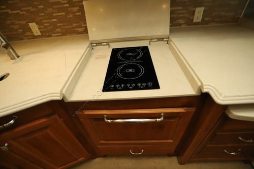 2015 Tiffin Motor Homes Phaeton 42LH