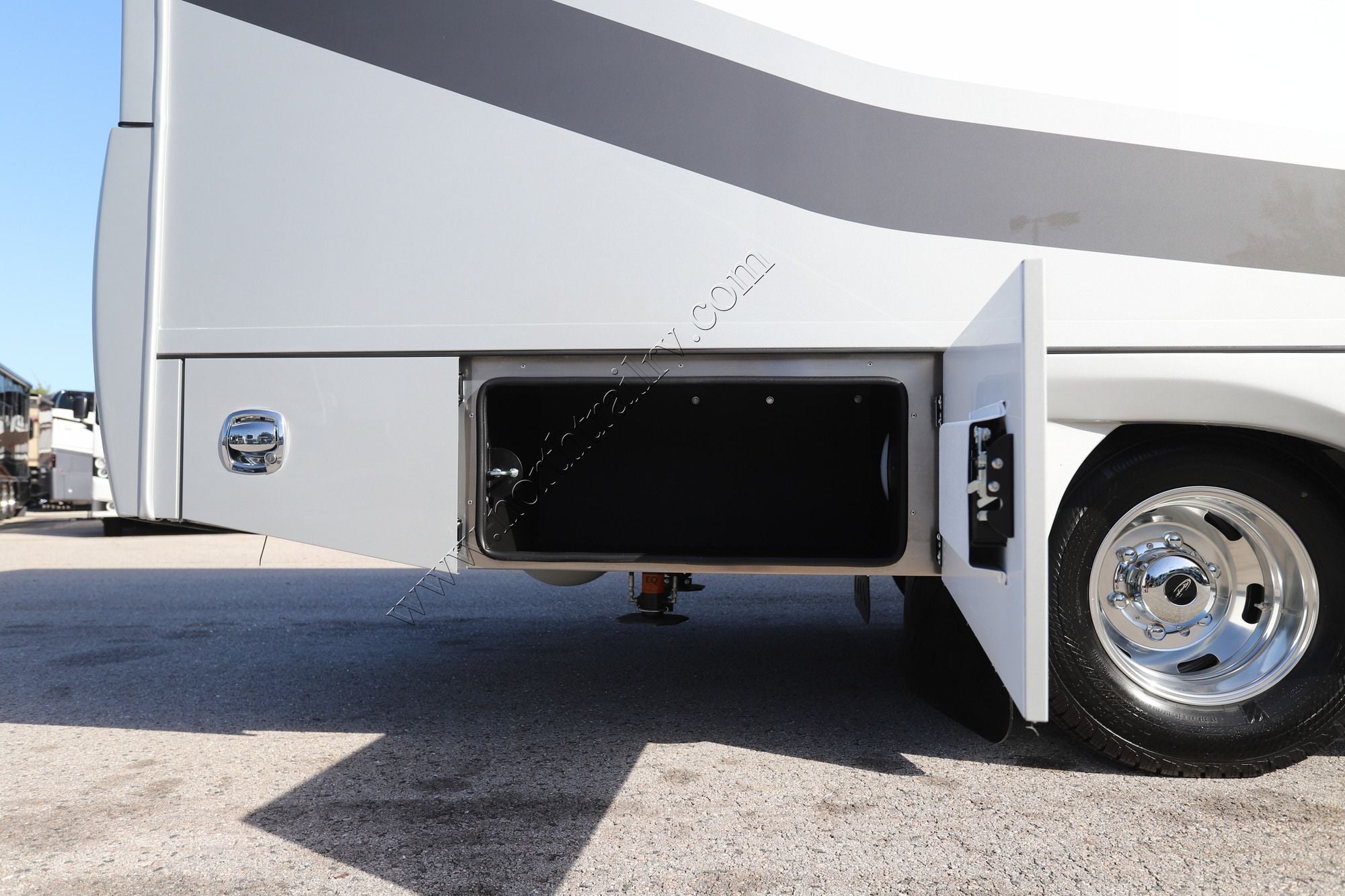 New 2027 Renegade Rv Vienna 25RMC Class C  For Sale