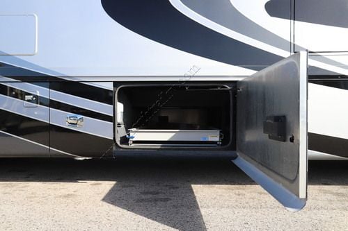 2015 Tiffin Motor Homes Phaeton 42LH