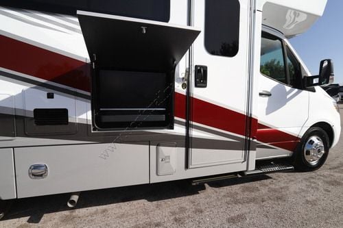 2027 Renegade Rv Vienna 25RMC Class C