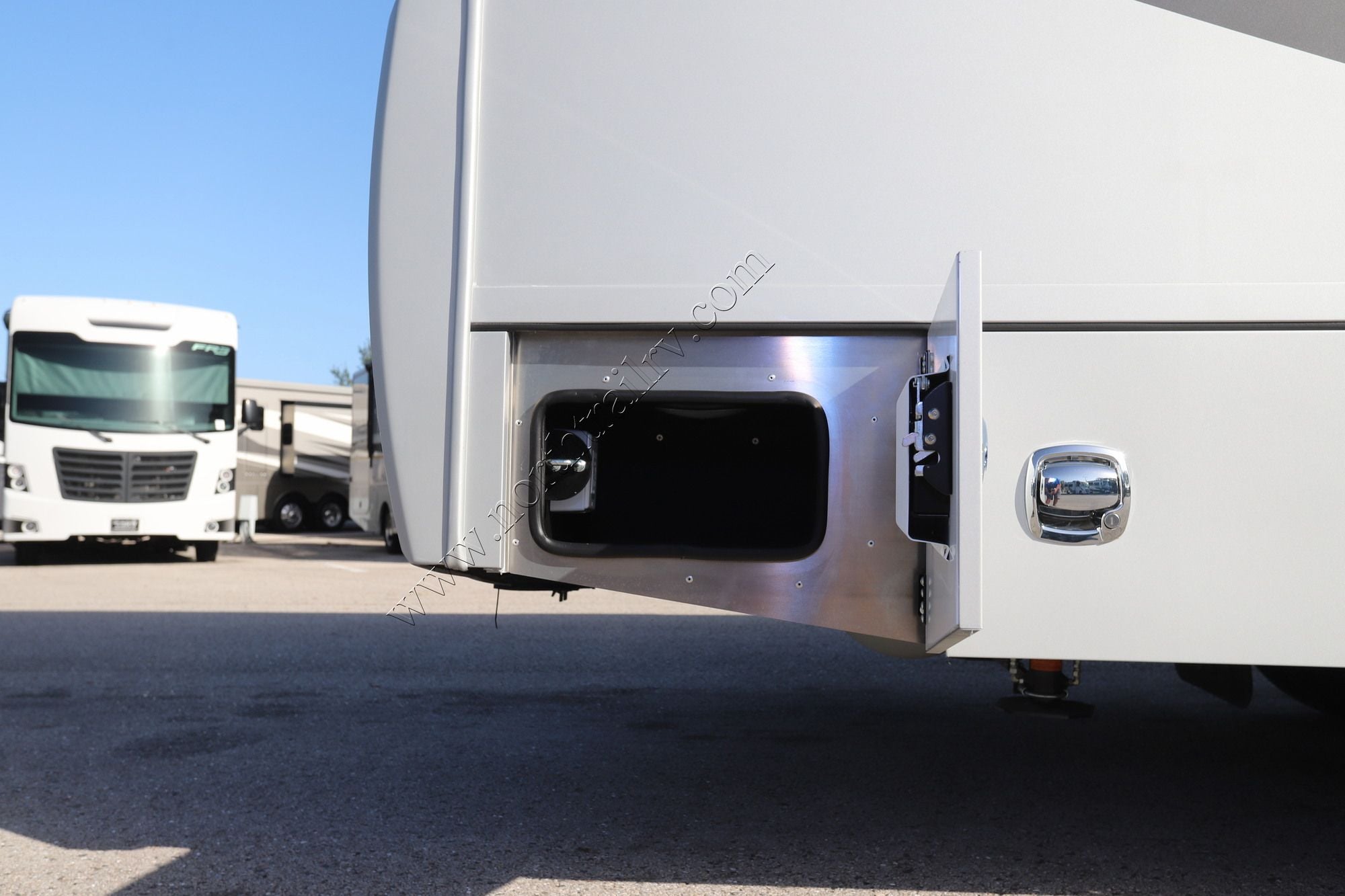 New 2027 Renegade Rv Vienna 25RMC Class C  For Sale