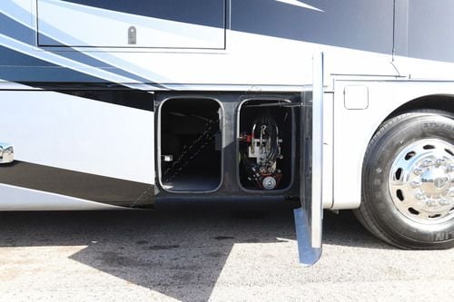 2015 Tiffin Motor Homes Phaeton 42LH