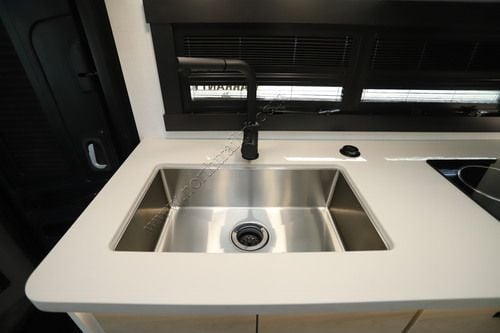 2027 Jayco Melbourne Prestige 25LP