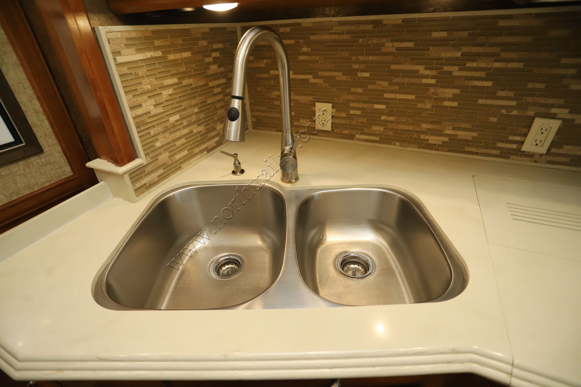 Used 2015 Tiffin Motor Homes Phaeton 42LH Class A  For Sale
