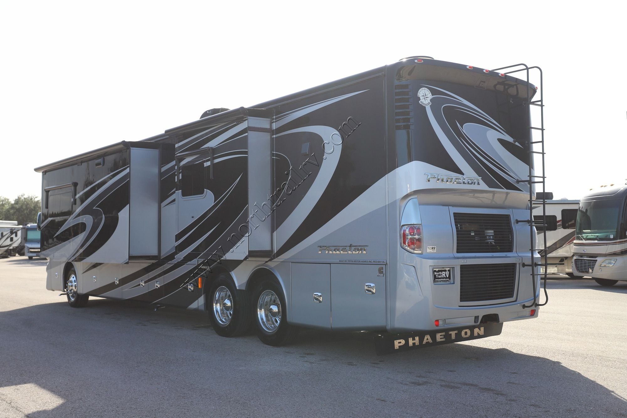 Used 2015 Tiffin Motor Homes Phaeton 42LH Class A  For Sale