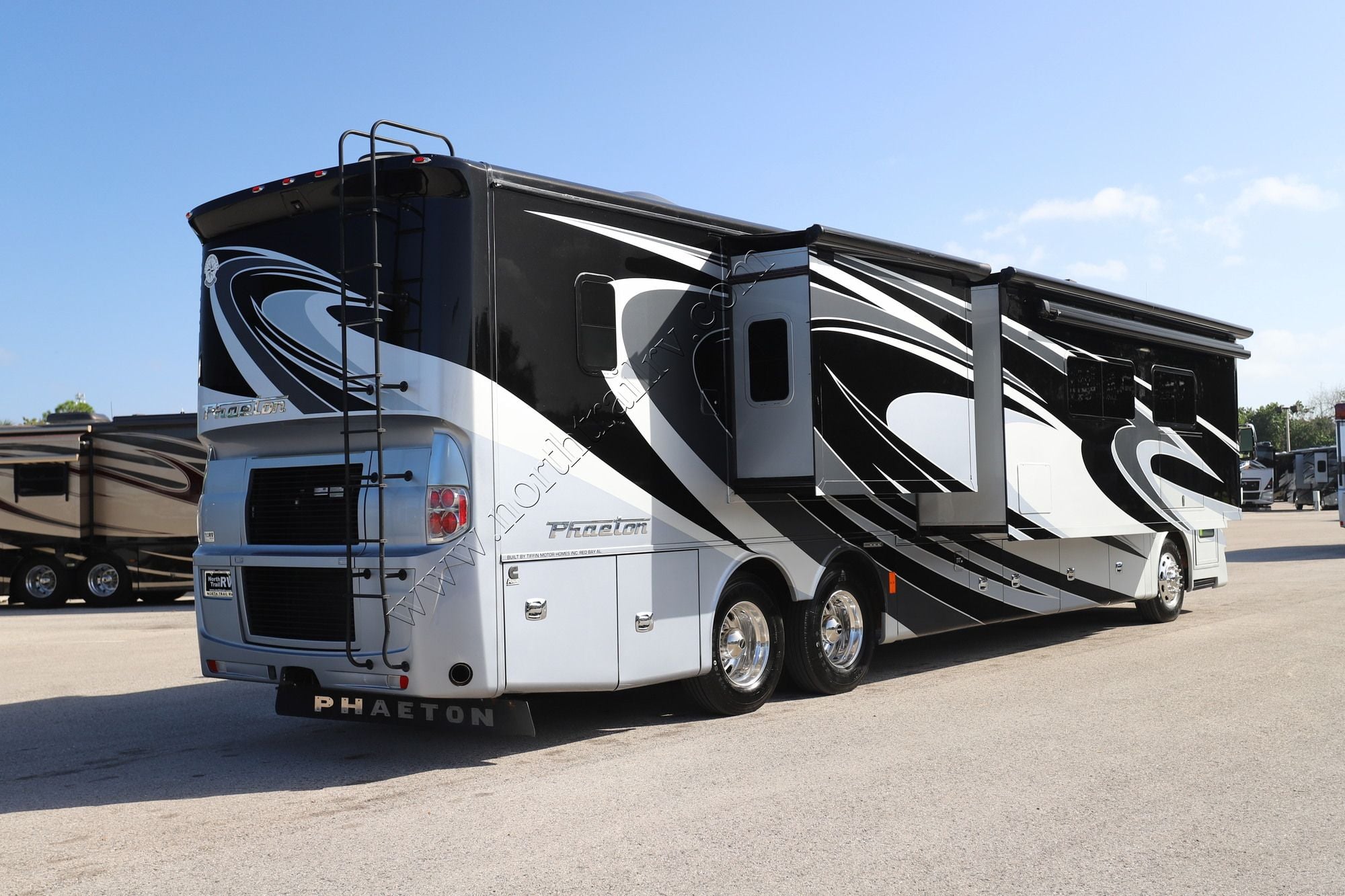 Used 2015 Tiffin Motor Homes Phaeton 42LH Class A  For Sale