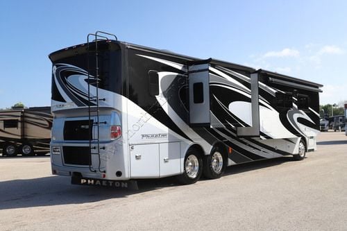 2015 Tiffin Motor Homes Phaeton 42LH