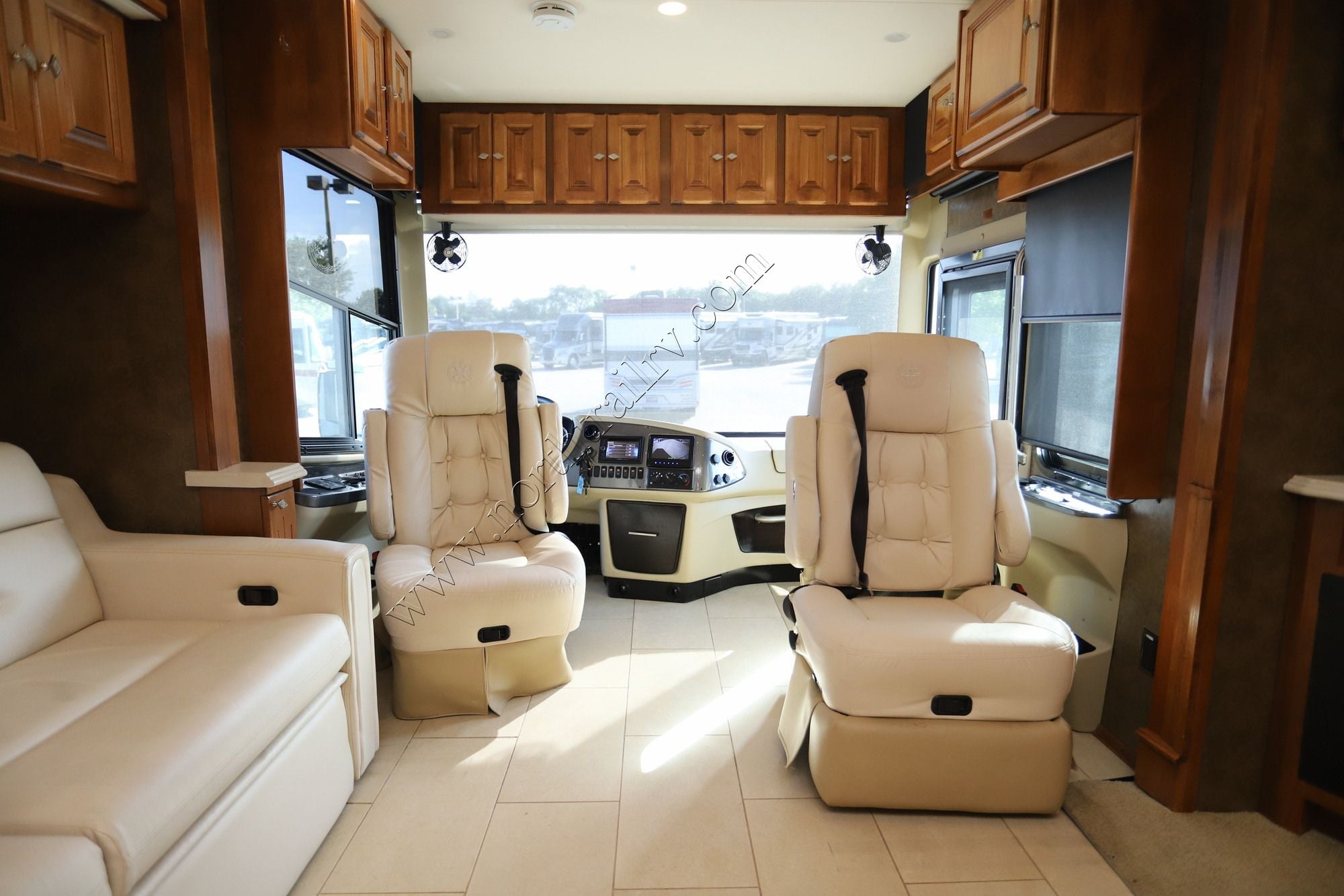 Used 2015 Tiffin Motor Homes Phaeton 42LH Class A  For Sale
